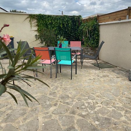Studio Les Trois Maries Fondettes Proche Tours Exterior foto
